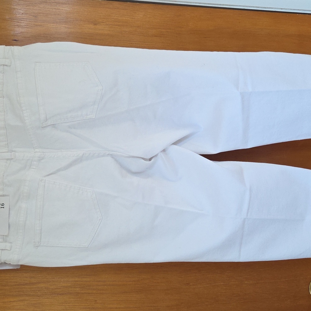 Christoper And Banks White Capris Jeans - Picture 4 of 6